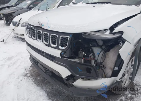 2024 Jeep Compass Latitude 4X4 from USA, damaged, VIN 3C4NJDBN3RT118918